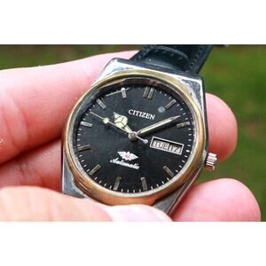Vintage 1987 Citizen Automatic Mens Silver Watch W/daydate & Black accents